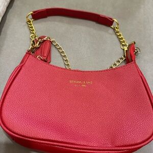 Beikamu & Bag red pebbles faux leather shoulder bag with gold chain top zip